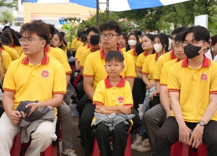 Cậu học trò cao 1,25m trở thành tân sinh viên ngành công nghệ thông tin