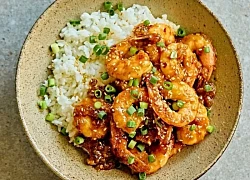 Cuối tuần chỉ cần làm mỗi người 1 phần cơm thơm lừng thế này, tốn 20 phút mà ngon đến mức ai ăn cũng sạch bát