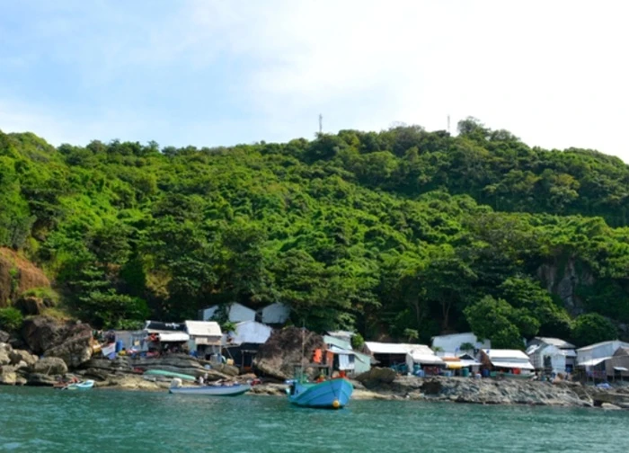 Hòn đảo nằm ở cực Nam Tổ quốc, không khách sạn, không nhà hàng, du khách nhận xét: "Chưa hề nghe tên"