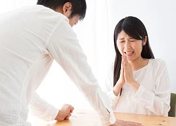 Mỗi lần được chồng khen ngợi, tôi chỉ muốn quỳ xuống xin anh ly hôn