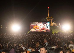 "Mưa đỏ": Điện ảnh tri ân những người đã khuất, hàng triệu khán giả 'rưng rưng'