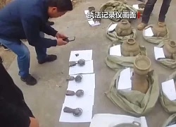 'Nghiên cứu' tiểu thuyết trộm mộ, người đàn ông đào được 20 báu vật trong mộ cổ