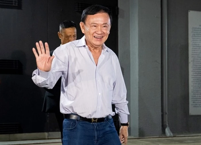 Ông Thaksin giải thích lý do ban đầu định sang Singapore cuối cùng đến Dubai