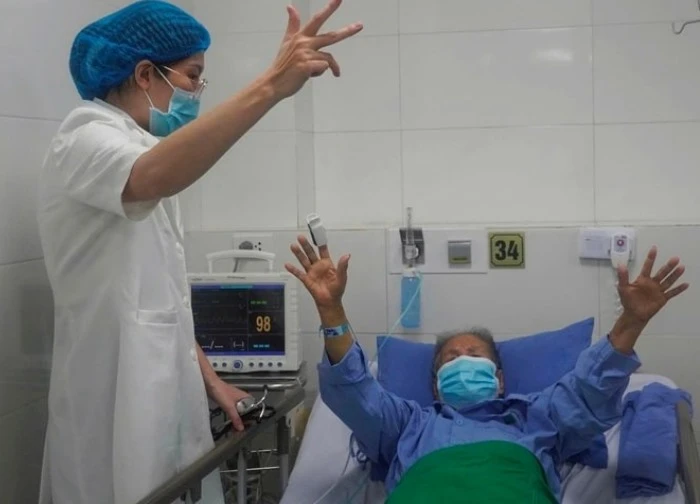 Phẫu thuật thành công túi phình mạch não cho cụ bà 90 tuổi