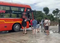 Tài xế và chủ xe khách bị phạt 32,5 triệu đồng do chở 50/42 khách trên xe
