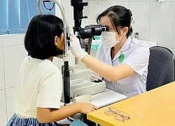 Chuyên gia cảnh báo tình trạng rận mi ở trẻ nhỏ