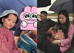 Em bé 2 tuổi ngồi khóc thét bên thi thể mẹ trong Mưa Đỏ