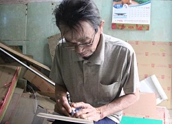 Người thợ già giữ nghề gần 50 năm và 'bí mật' về 80 chiếc móc khóa khắc tên