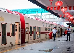 Tàu 5 cửa ô đưa du khách ngược dòng ký ức Hà Nội từ hôm nay