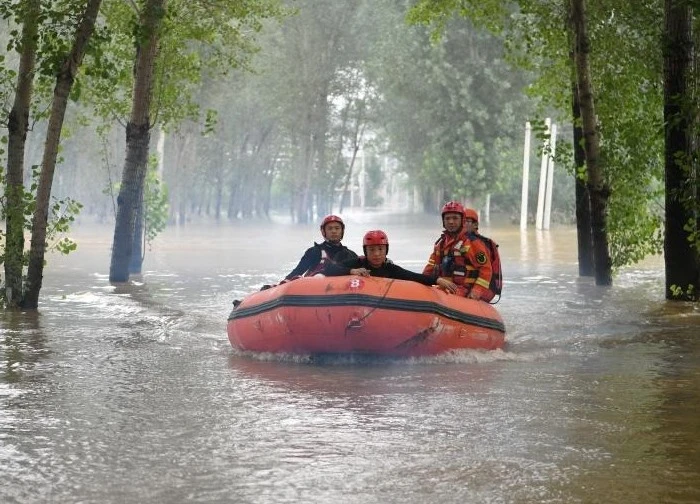 Trung Quốc kích hoạt hệ thống ứng phó khẩn cấp với lũ lụt và bão Tapah