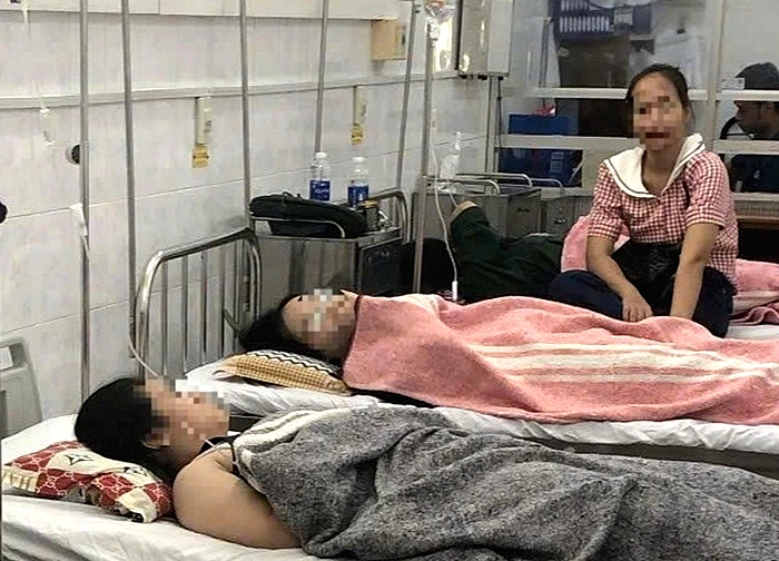 5 sinh viên nhập viện sau bữa ăn sáng tại trung tâm giáo dục quốc phòng