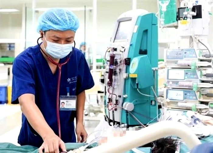 Bé gái tím tái, co giật vì uống nhầm thuốc chuột