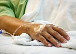 Bị hôn mê do hạ đường huyết giữa đêm, người đàn ông may mắn được cứu sống nhờ... hàng xóm