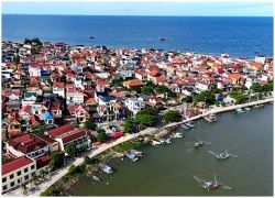 Bức tranh làng chài Lý Hòa bên cửa biển ở Quảng Trị