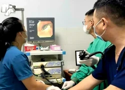 Cứu bé trai 5 tuổi vô tình nuốt móc cặp sách ở Tuyên Quang