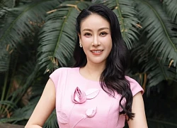 Một hoa hậu ở tuổi 49: Sống trong "siêu biệt thự" 400 tỷ đồng tại quận 2, được chồng yêu chiều hết mực