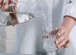 Những lầm tưởng về tác động của uống nước với sức khỏe