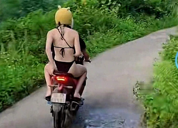 Tranh cãi cảnh khách Tây mặc bikini trên đường ở Tuyên Quang