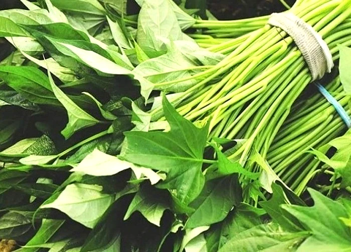 Vì sao khi ăn rau lang nên vắt thêm vài giọt chanh?