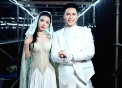 Anh Tú 'cầu hôn' LyLy giữa concert EXSH, BTC tinh tế tặng 1 lễ đường, fan sướng!