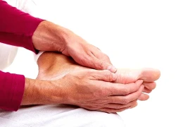 Cách kiểm soát axit uric trong một tháng cho người bị gút