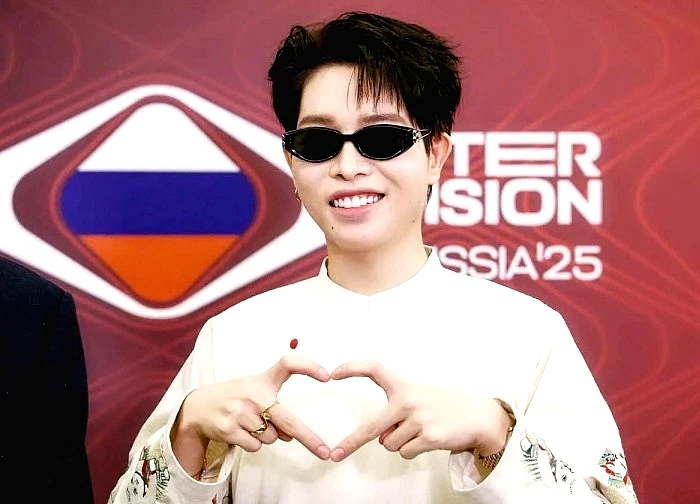 Điều bất ngờ trong phần thi của Đức Phúc ở Nga