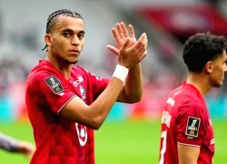 Em trai Mbappe gây sốt