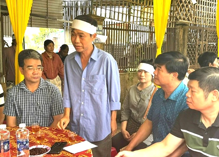 Hoàn cảnh xót xa của 'bé trai mở cửa cứu bạn', lãnh đạo tỉnh phải đề nghị hỗ trợ