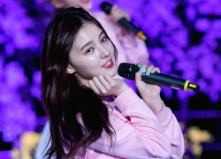 Người "đẹp nhất hành tinh" và vợ tỷ phú đốt nóng phố đi bộ Hà Nội, giờ sao rồi?