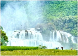 Thác Bản Giốc vào mùa đẹp nhất trong năm