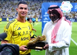 Siêu sao Ronaldo nhận giải thưởng Chiếc giày vàng