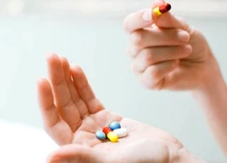 Thời điểm uống vitamin trước hay sau bữa ăn để hấp thu tốt hơn?