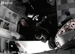 Vụ bé trai sống cùng mẹ kế kêu cứu: Nhà trường cho biết cháu đang an toàn