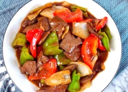 Bộ phận này của lợn vừa rẻ lại bổ, xào thế này mềm ngon, không tanh hay bị bở bột, cả nhà ăn không thừa một miếng