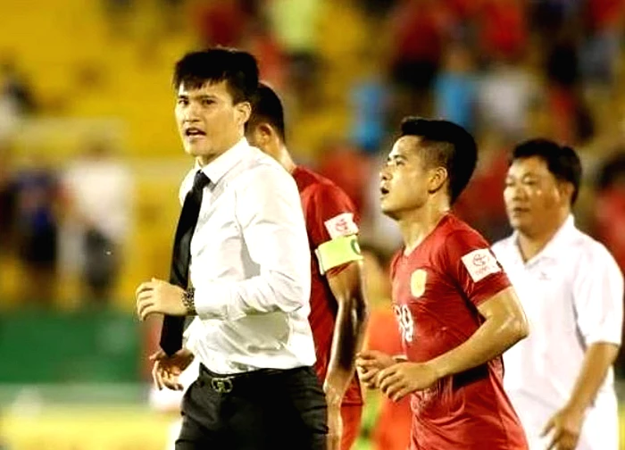 Lê Công Vinh làm lớp trưởng, có bước ngoặt mới trong sự nghiệp