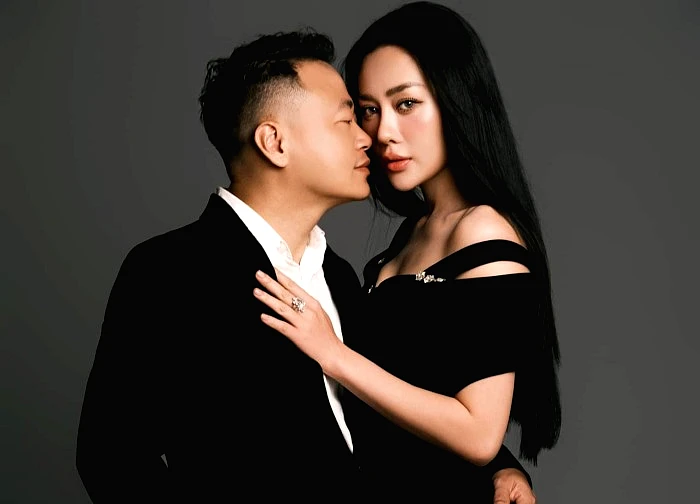Nữ diễn viên là "phu nhân chủ tịch" gia tài tỷ đô, ở biệt thự đẹp như khu nghỉ dưỡng, mẹ 2 con cực đẹp