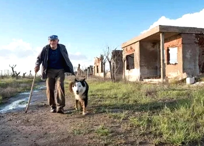 Ông lão cô đơn nhất thế giới