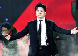 Tùng Dương hát nhạc phim "Mưa đỏ", fan tranh cãi về bản gốc của Hòa Minzy