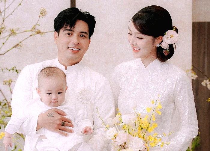 Hôn lễ Hồ Quang Hiếu sáng nay: Visual cô dâu quá xinh, cặp đôi làm 1 điều chưa từng có trong tiền lệ Vbiz!