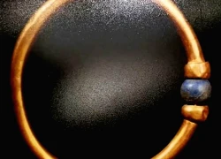 Tìm được dấu vết của chiếc vòng tay vàng 3.000 năm tuổi của một vị Pharaoh