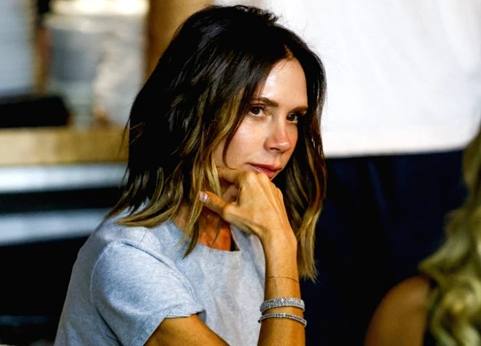 Victoria Beckham rơi nước mắt kể chuyện kinh doanh thua lỗ hàng triệu USD