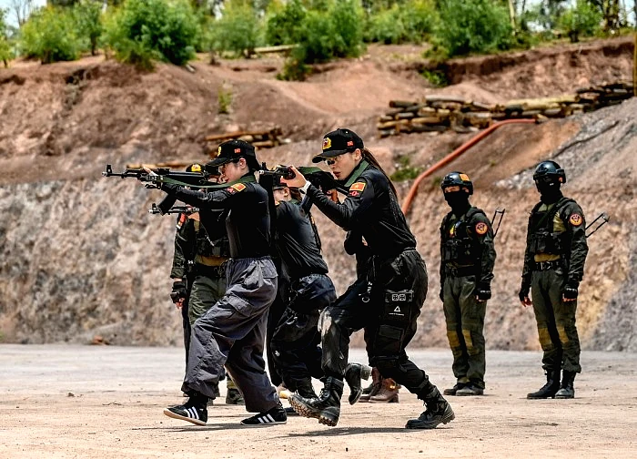 Chiến sĩ quả cảm - Tập 9: Huấn luyện, thực chiến trên địa hình đầm lầy, sông nước và những bất ngờ từ dàn khách mời nữ