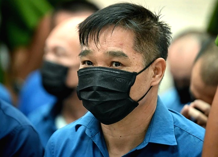 Giang hồ Bình "Kiểm" hầu tòa