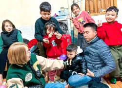 Hết lòng yêu thương 2 con riêng của chồng, mẹ kế U40 nhận 'trái ngọt'