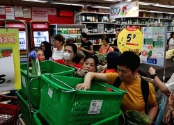 Hong Kong hủy hơn 700 chuyến bay vì siêu bão Ragasa