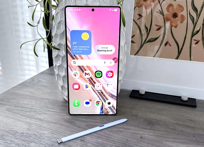 iPhone 17 Pro Max vs Galaxy S25 Ultra: Đâu mới là 'ông vua' flagship năm 2025?