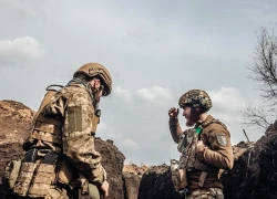 Nga tăng cường hỏa lực, Ukraine căng mình giữ vành đai pháo đài Donetsk