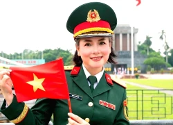 Đại tá, NSND Thu Quế gây thích thú khi nâng tạ 6kg được 40 lần