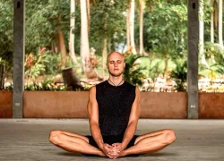 Tư thế yoga đơn giản nhưng đặc biệt tốt cho nam giới