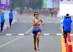 'Nữ y tá nhanh nhất Trung Quốc' chạy 400 km/tháng